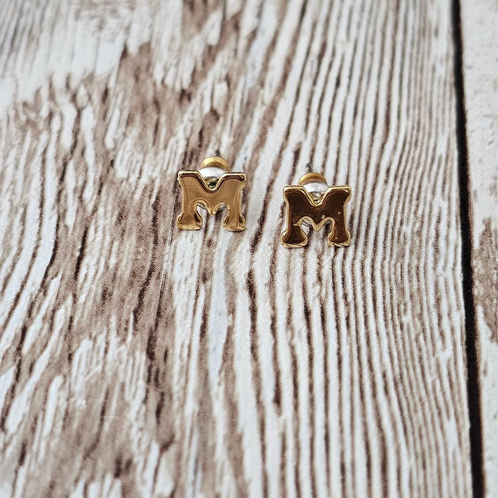 Women's M Gold toned Earrings